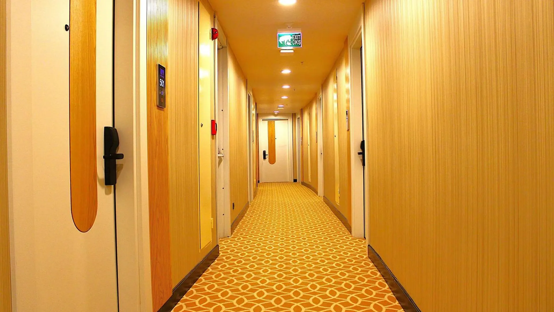 Tryp By Wyndham Istanbul Dolapdere Hotel 0*,  Turquia